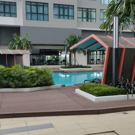 Conezion 3-Bedroom Condo @ Ioi City Mall Putrajaya Serdang  Extérieur photo