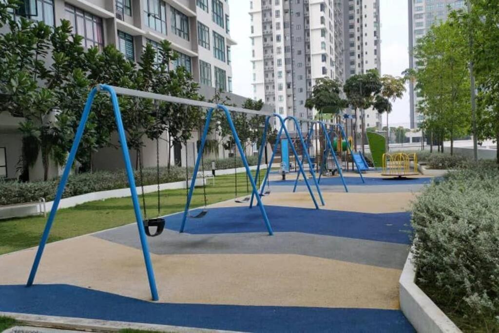 Conezion 3-Bedroom Condo @ Ioi City Mall Putrajaya Serdang  Extérieur photo