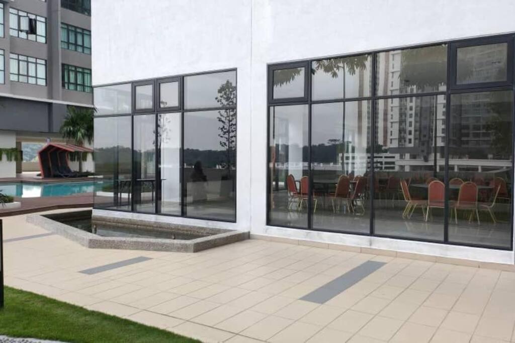 Conezion 3-Bedroom Condo @ Ioi City Mall Putrajaya Serdang  Extérieur photo